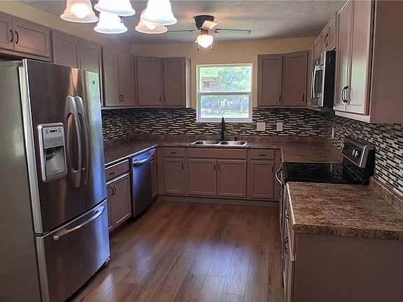 3rd image of 1184 County Road 189