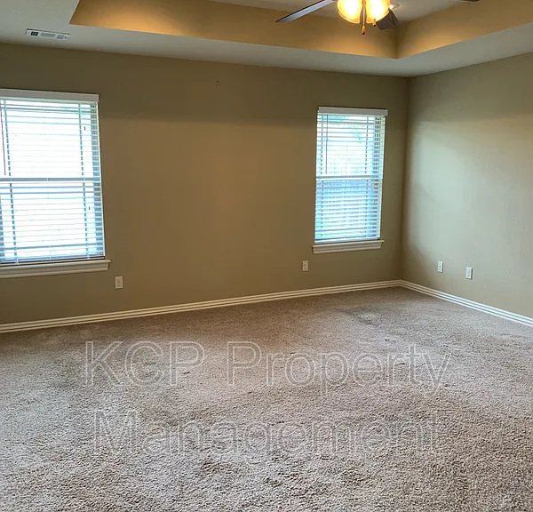 6105 Red Cedar Cir — Photo 8