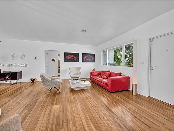 5th image of 1085 NE 84th St