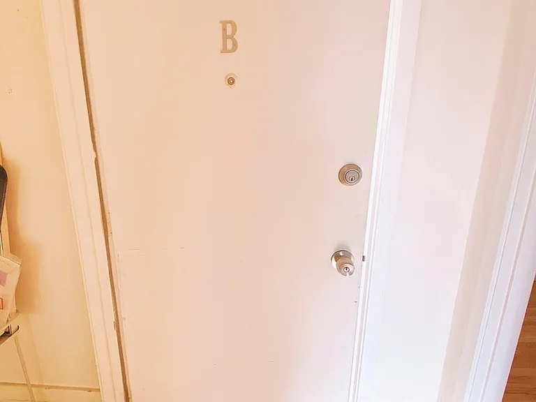 5463B Lawton Ave — Photo 2