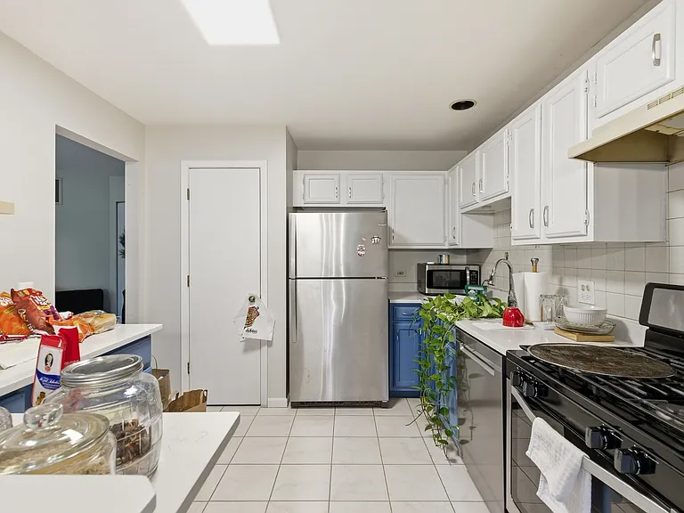 198 Camden Ct #Z1 — Photo 10