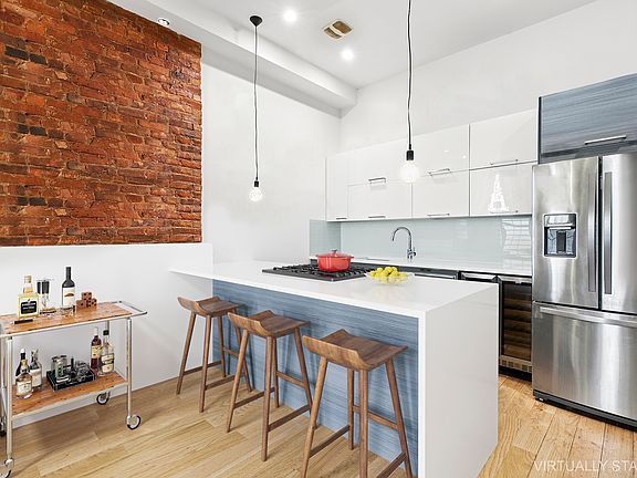 4th image of 652 Lafayette Ave #2