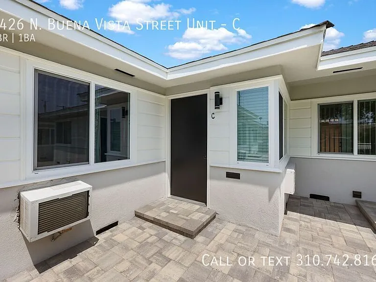 2426 N Buena Vista St #C — Photo 17