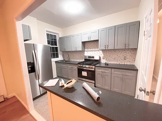 Rented by Amorelli Realty | media 2