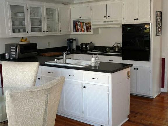3rd image of 7701 Indian Springs Dr
