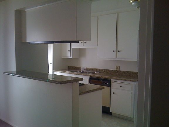 5th image of 504 N Louise St APT 4