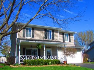 2980 Worcester Ln, Aurora, IL 60504