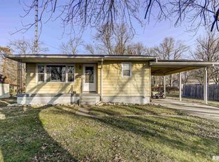 557 Meadow St, Virden, IL 62690