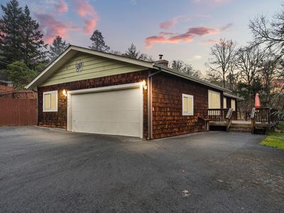 450 Crestview Loop, Grants Pass, OR, 97527