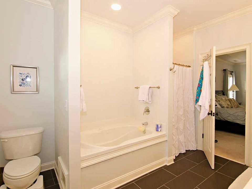 1st image of 1420 Bloomingdale Ln