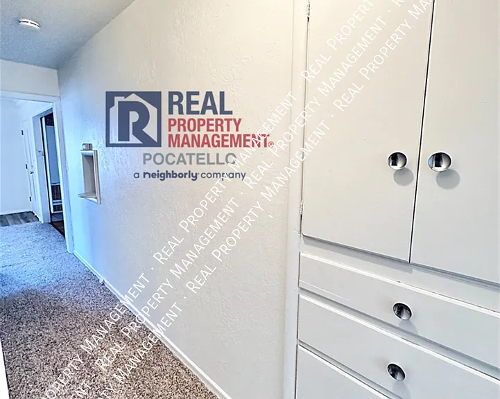 793 McKinley Ave — Photo 12
