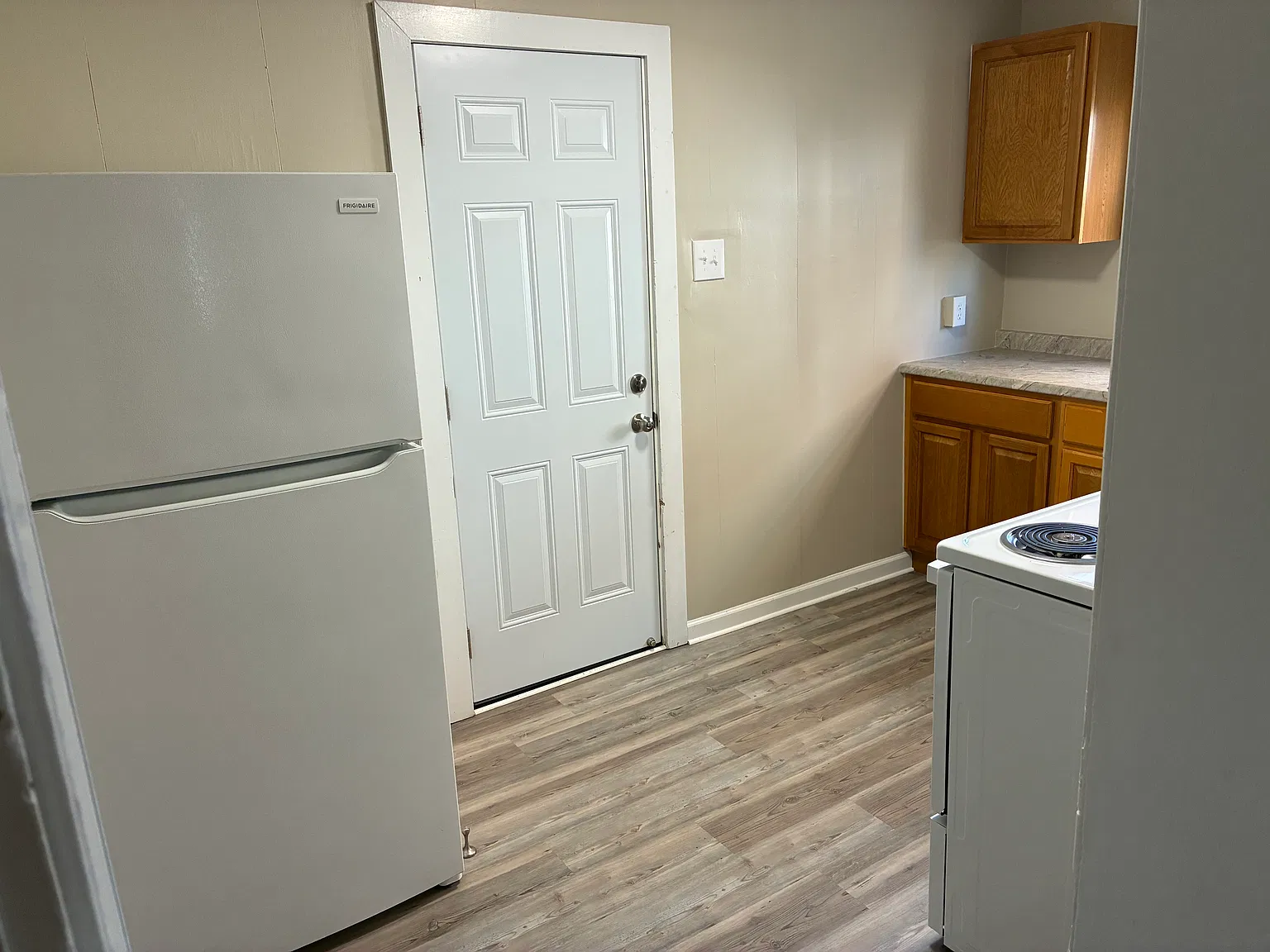 3 bed, $975 — Photo 2