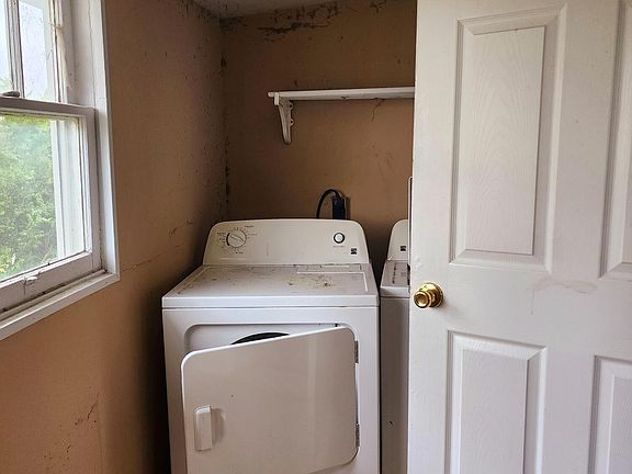 5th image of 321 Jarnigan Ave