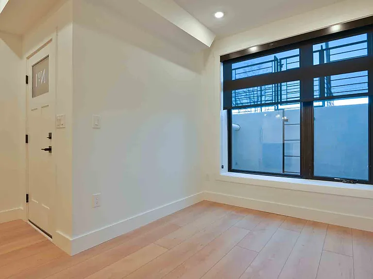2641 4th St NE #1 — Photo 8