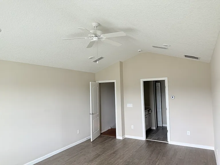 1604 Mathews Manor Dr — Photo 16