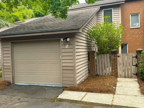 2 Palmetto Place, Greenville, NC 27858