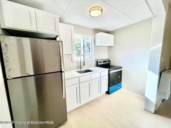 500 4th Ave APT 2, Jessup, PA 18434