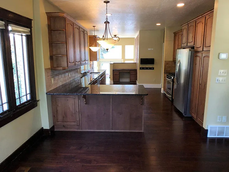1024 E Hollywood Ave — Photo 3