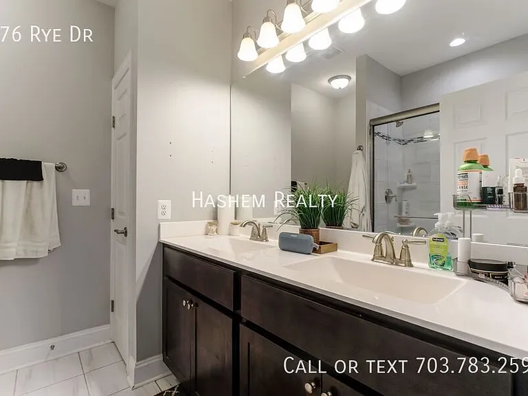 976 Rye Dr — Photo 16