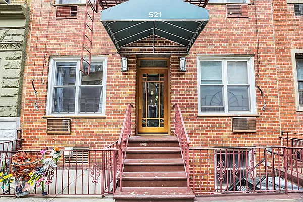 Sold by Bond New York | media 13