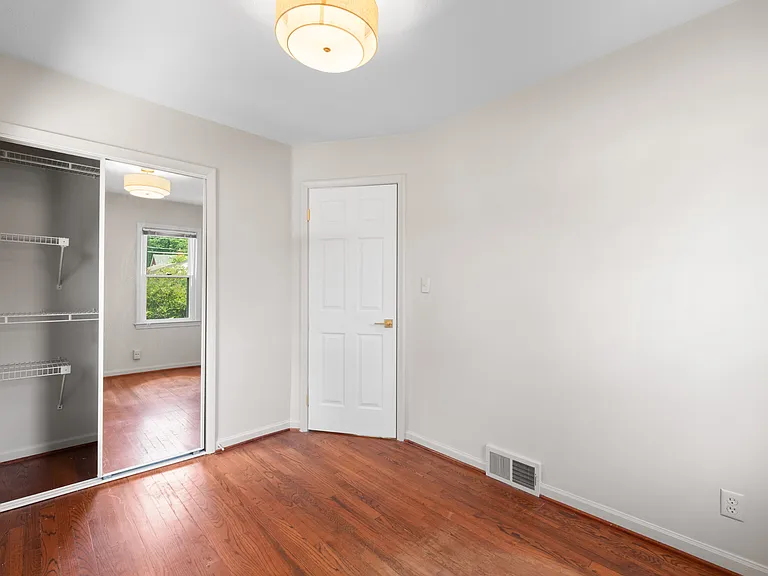 2604 Venice St — Photo 15