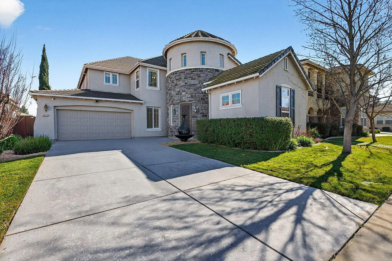 6832 Salvaterra Cir photo 1