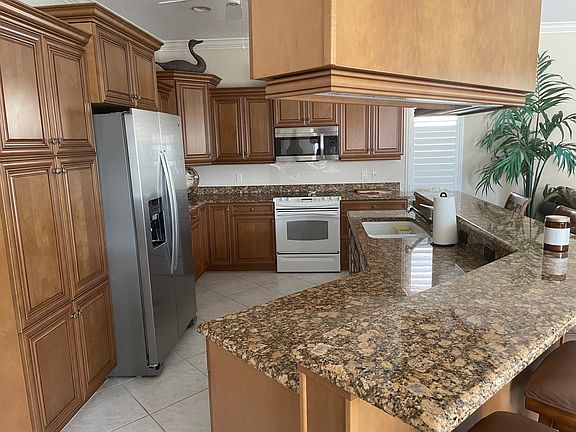 5th image of 184 Valencia Lakes Dr