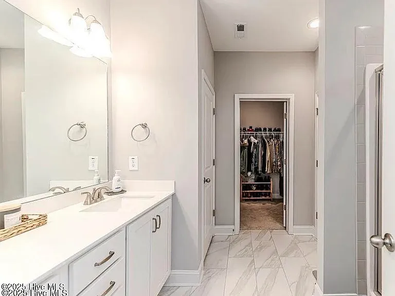 223 Burnside Dr — Photo 16
