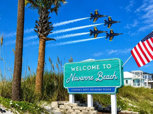 7453 Sunset Harbor Dr APT 1-211, Navarre, FL 32566
