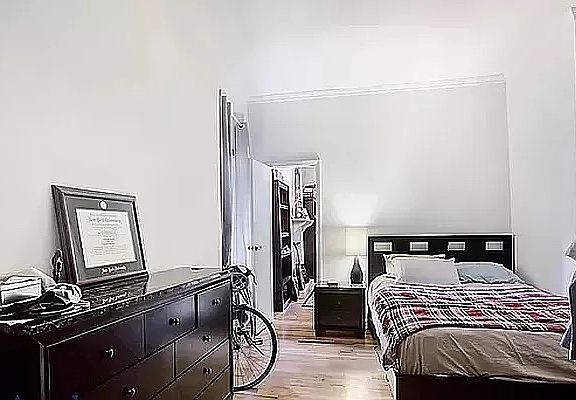 4th image of 60 Greenwich Ave #4A