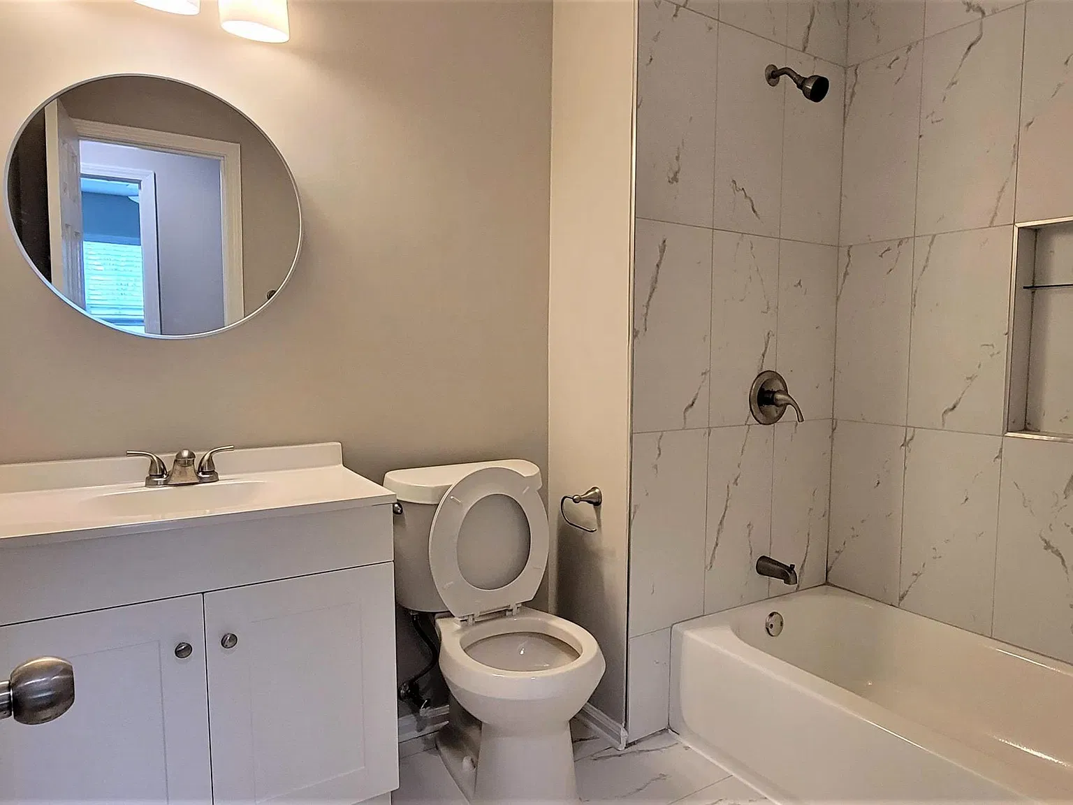 4 bed, 1926 sqft, $2,400 — Photo 4