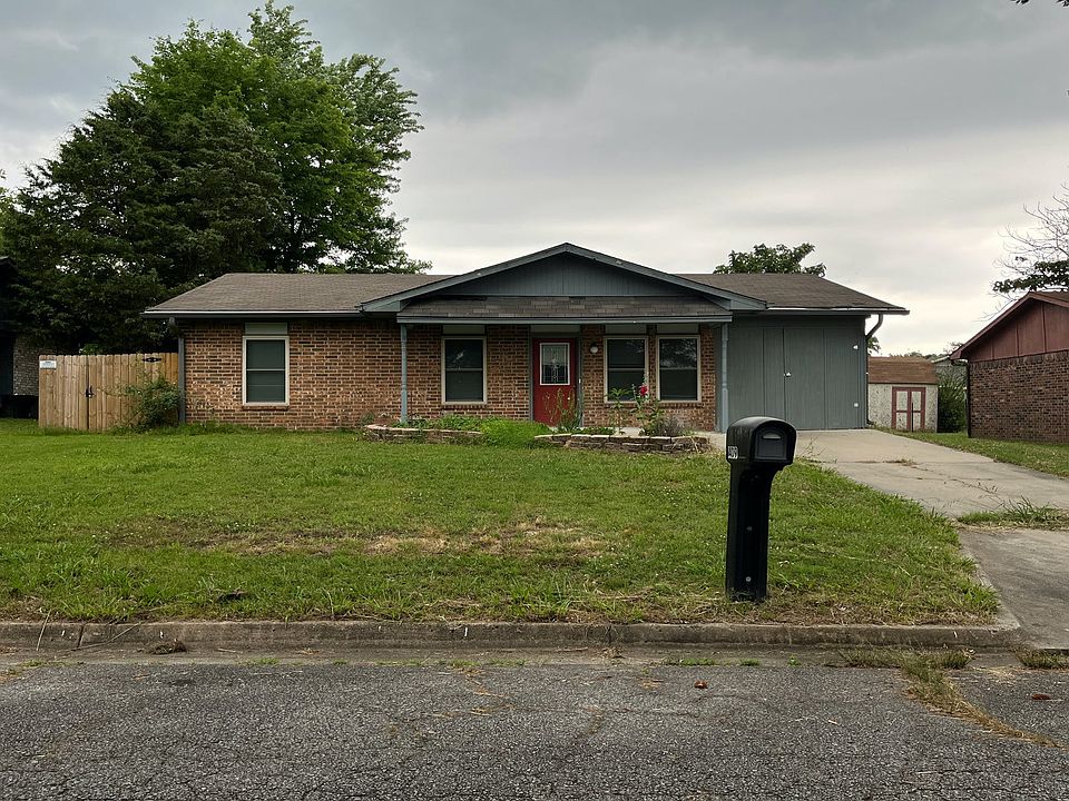 1st image of 409 S 41st St