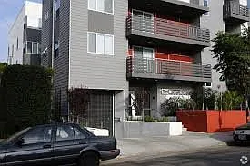 1 bed, 1.0 bath, $982 — Photo 3