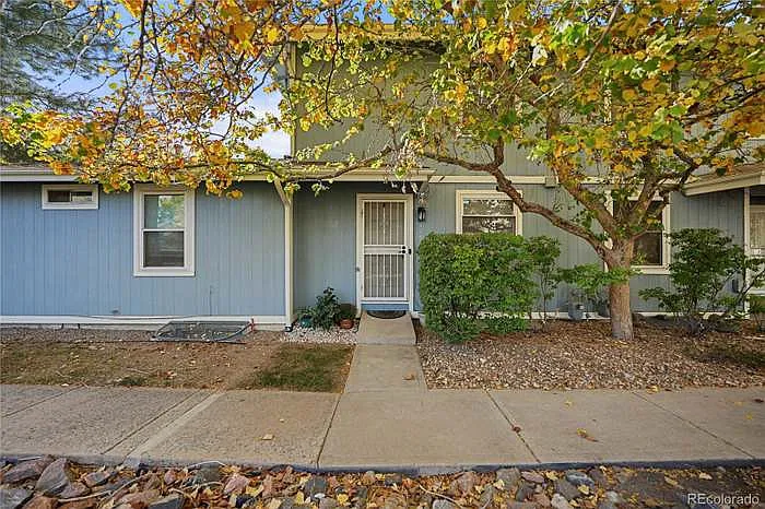 3 bed, 1728 sqft, $2,800 — Photo 2