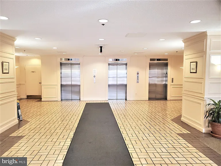 15100 Interlachen Dr #4516 — Photo 25