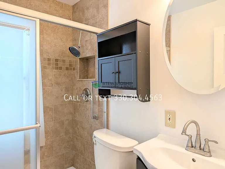 1512 Forest Ave SE — Photo 8