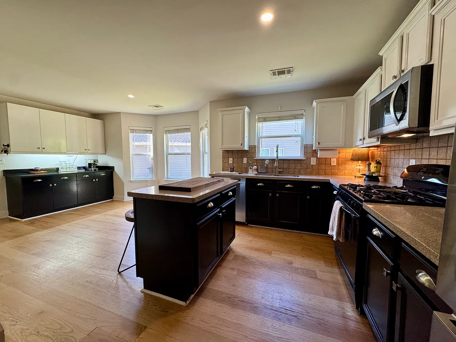 698 Castle Top Ct — Photo 3