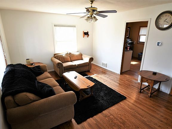5th image of 1417 N Illinois St