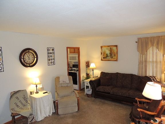 2nd image of 3125 Beechwood Dr