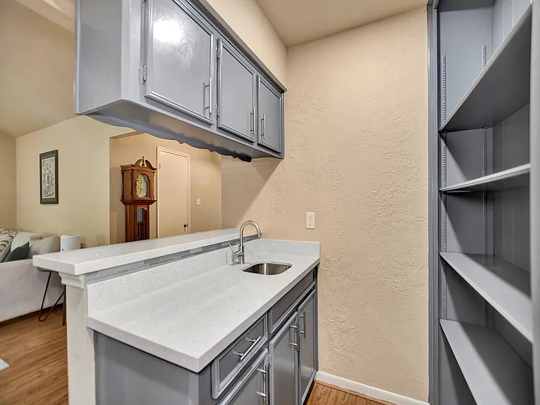 21902 Meadowhill Dr — Photo 12