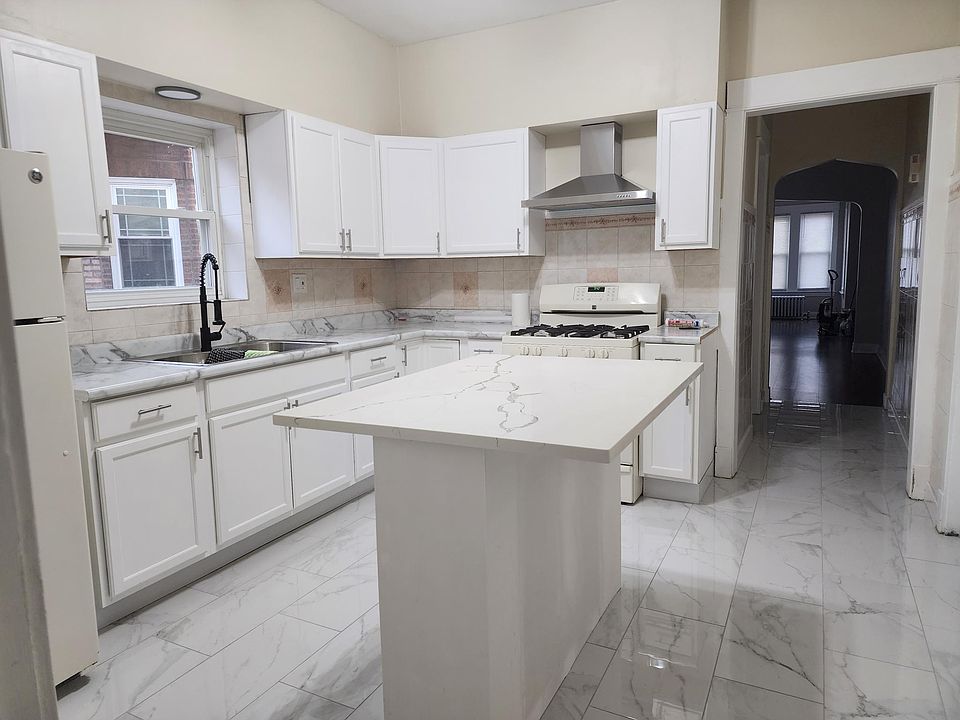 1st image of 1935 S Austin Blvd #1