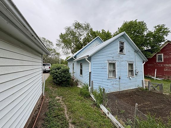 4th image of 135 N 2nd Ave