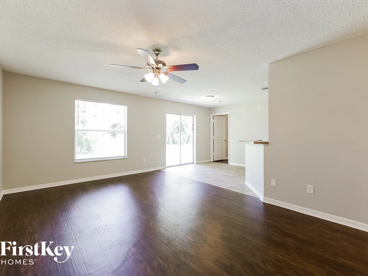 4 bed, 2.0 bath, 1383 sqft, $1,900 — Photo 3
