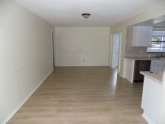 3rd image of 5903 Fernhill Dr