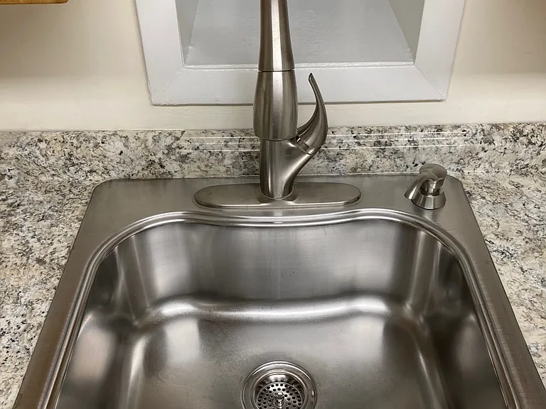 2802 Saint Paul St #1R — Photo 9