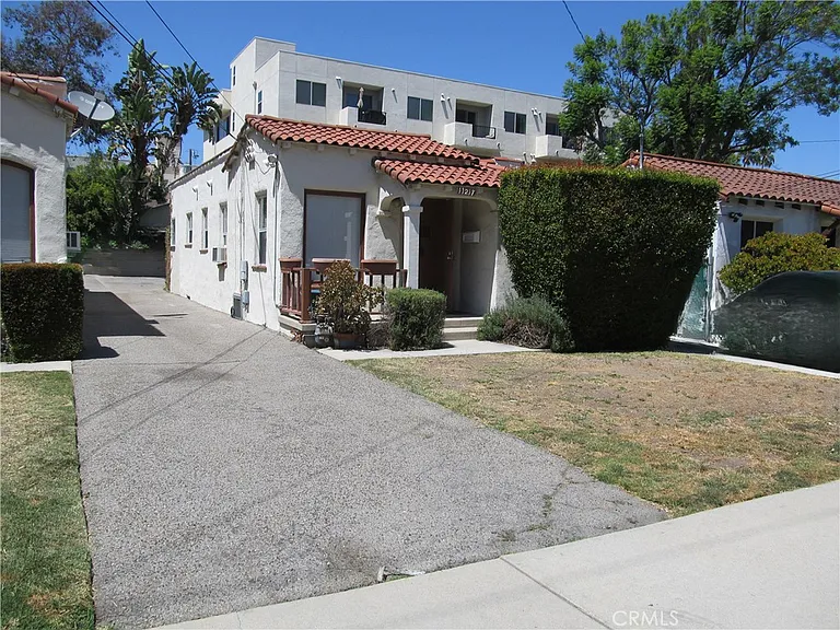 11217 La Maida St — Photo 2