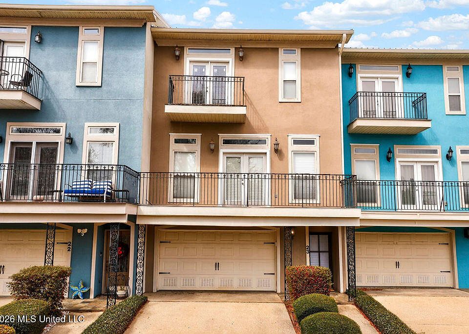 1st image of 23 Oak Alley Ln
