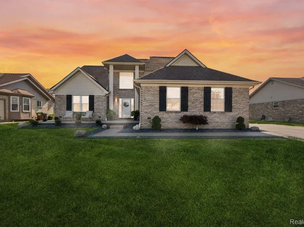 20104 Candace Dr, Rockwood, MI 48173