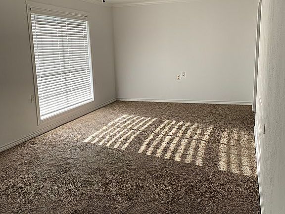 5th image of 690 E Kitchen Dr