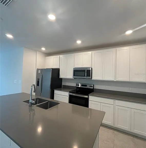 922 Jackson Ave — Photo 4